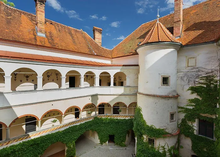 Hotel Schloss Ernegg 3*